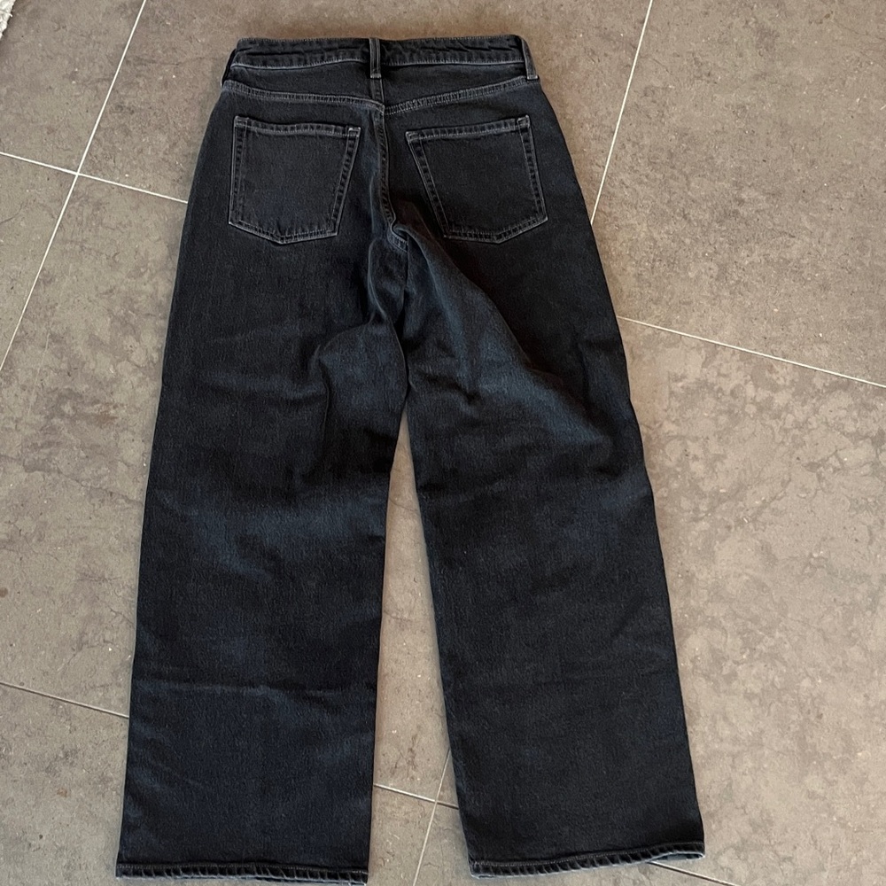 Old Navy Extra High-Rise Sky-Hi Wide Leg two-toned Jean w/secret smooth pockets. - Picture 5 of 6